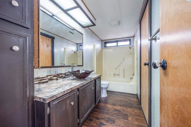 6806 James Street, West Richland, WA 99353