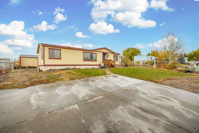 6806 James Street, West Richland, WA 99353