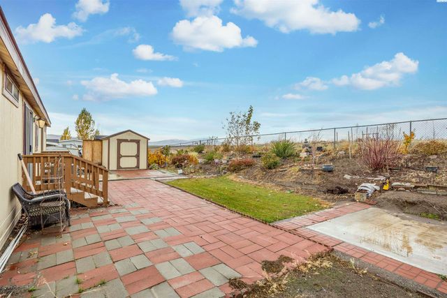 6806 James Street, West Richland, WA 99353