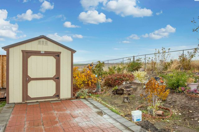 6806 James Street, West Richland, WA 99353