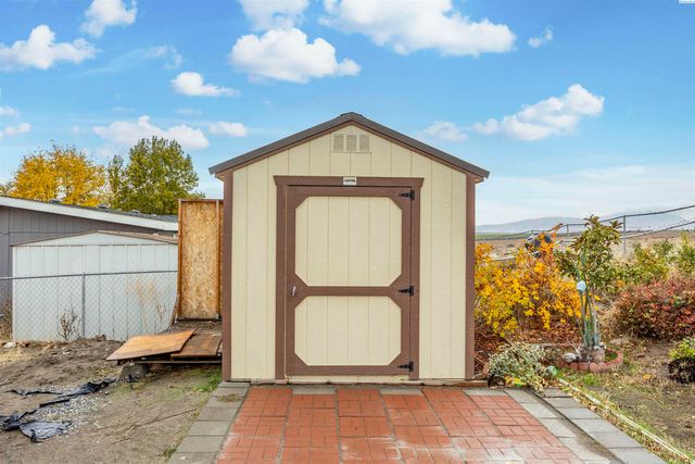 6806 James Street, West Richland, WA 99353