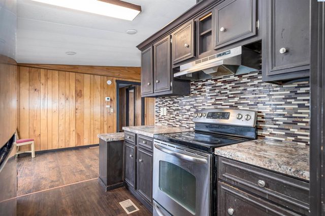 6806 James Street, West Richland, WA 99353