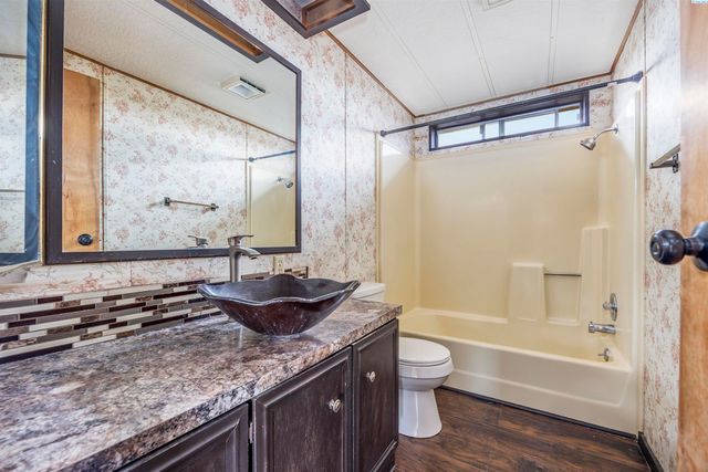 6806 James Street, West Richland, WA 99353