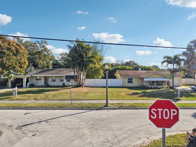 1015 VARONA STREET, Belleair, FL 33756