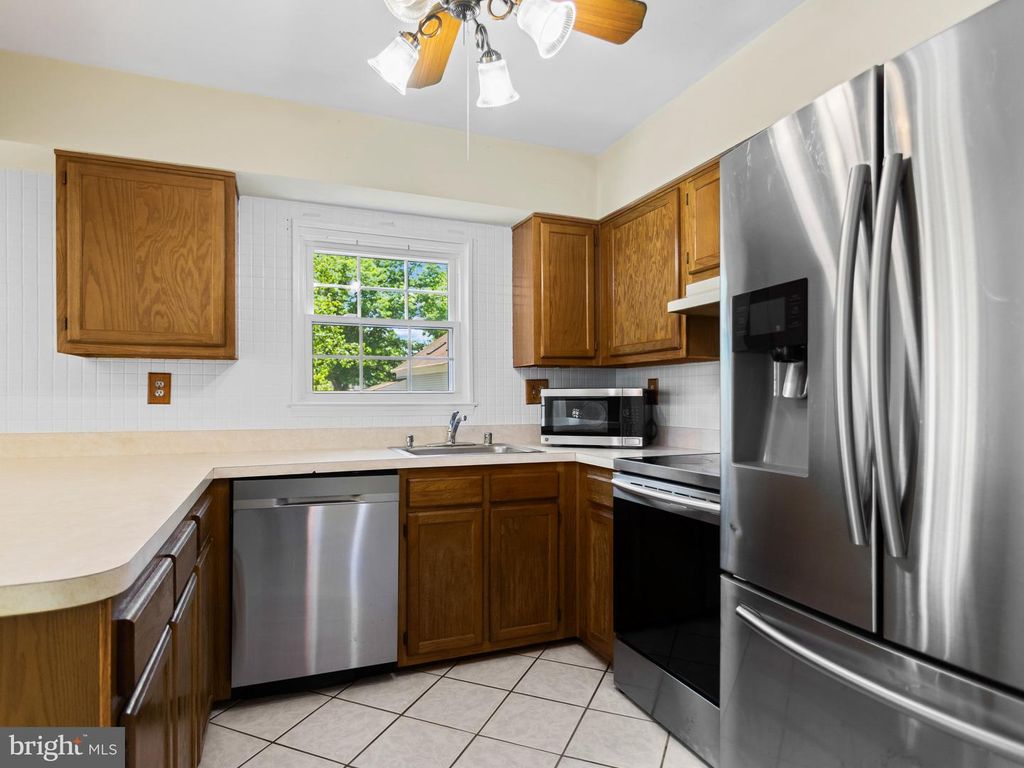 Image 9 of property listing at 3511 ESQUILIN TER, Bowie, MD 20716