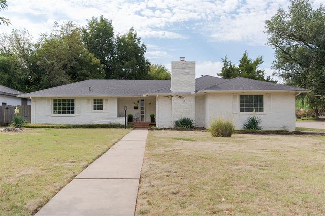 1908 Dorchester Drive, Nichols Hills, OK 73120
