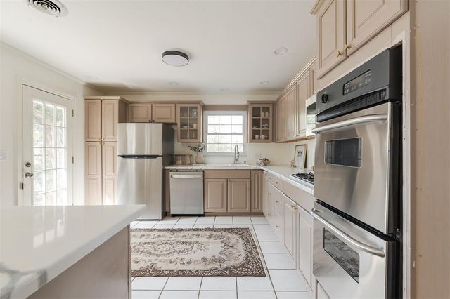 1908 Dorchester Drive, Nichols Hills, OK 73120