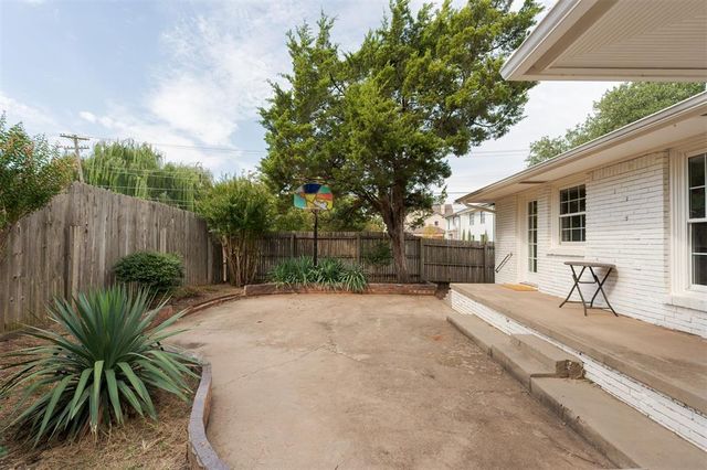 1908 Dorchester Drive, Nichols Hills, OK 73120