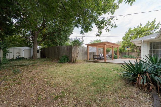 1908 Dorchester Drive, Nichols Hills, OK 73120