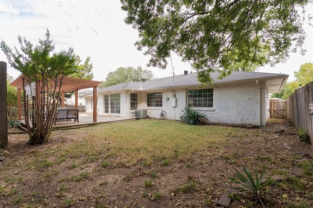 1908 Dorchester Drive, Nichols Hills, OK 73120