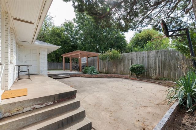 1908 Dorchester Drive, Nichols Hills, OK 73120