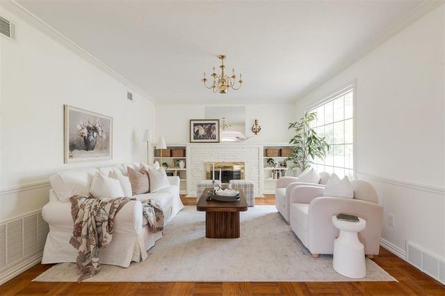1908 Dorchester Drive, Nichols Hills, OK 73120