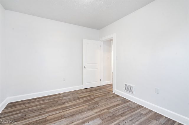 20 Erskine Avenue, Youngstown, OH 44512