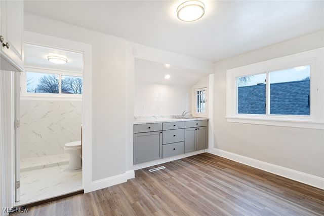 20 Erskine Avenue, Youngstown, OH 44512