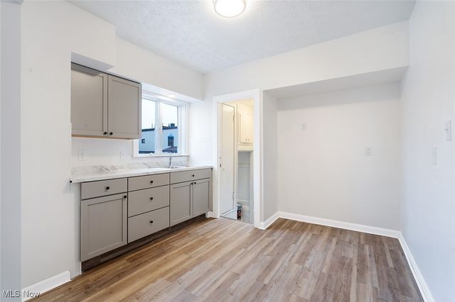 20 Erskine Avenue, Youngstown, OH 44512