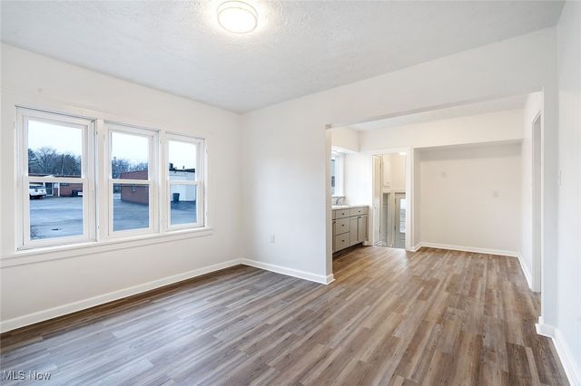 20 Erskine Avenue, Youngstown, OH 44512