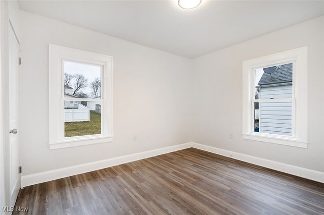 20 Erskine Avenue, Youngstown, OH 44512