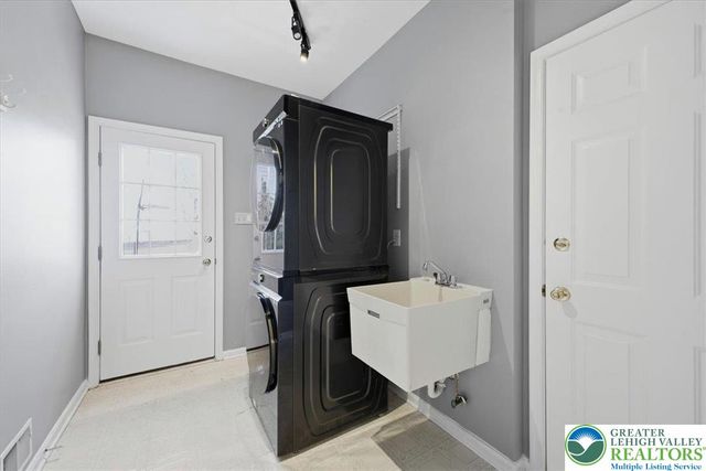 2362 Cross Creek Road, Lower Macungie Twp, PA 18062