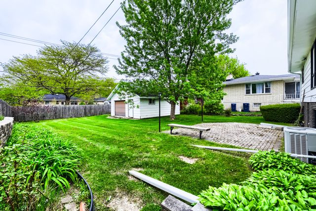 405 Baldwin Avenue, Waukegan, IL 60085
