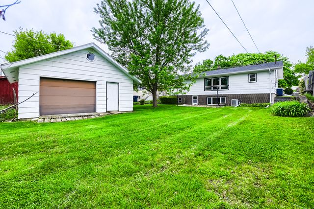 405 Baldwin Avenue, Waukegan, IL 60085