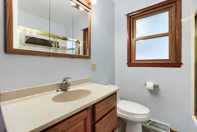 405 Baldwin Avenue, Waukegan, IL 60085
