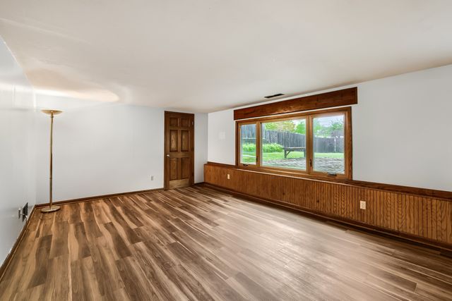 405 Baldwin Avenue, Waukegan, IL 60085