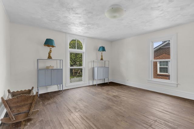 409 N Oak St, Springfield, TN 37172