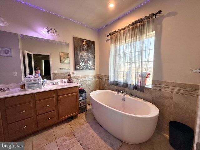 7437 CEDARWOOD GROVE LN, Manassas, VA 20109