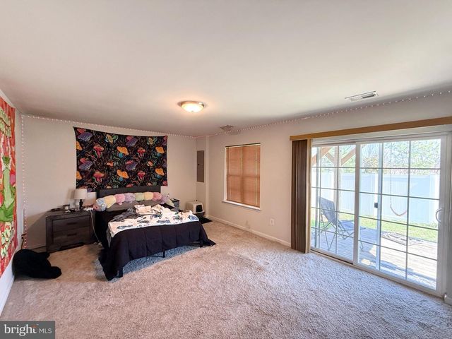 7437 CEDARWOOD GROVE LN, Manassas, VA 20109