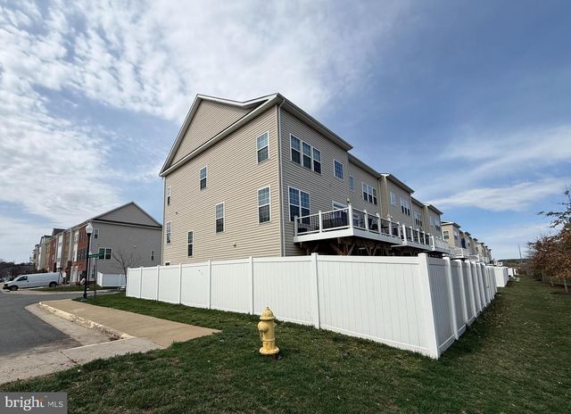 7437 CEDARWOOD GROVE LN, Manassas, VA 20109