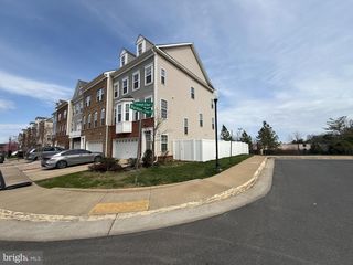 7437 CEDARWOOD GROVE LN, Manassas, VA 20109