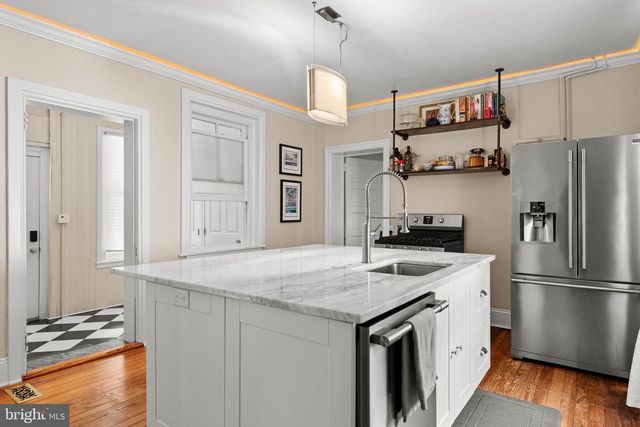 1106 COUNTY LINE RD, Bryn Mawr, PA 19010