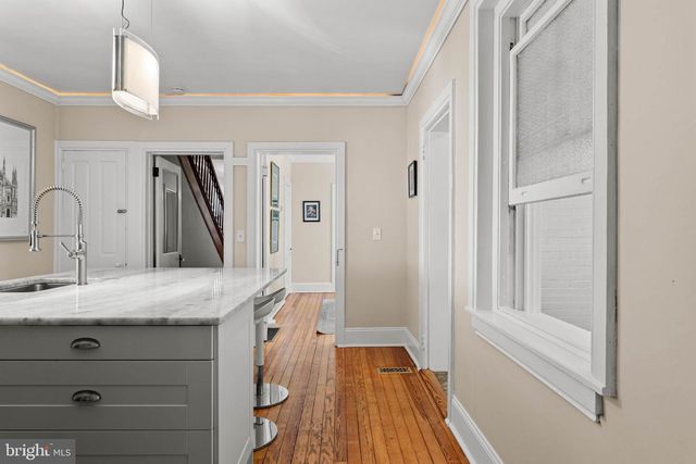 1106 COUNTY LINE RD, Bryn Mawr, PA 19010