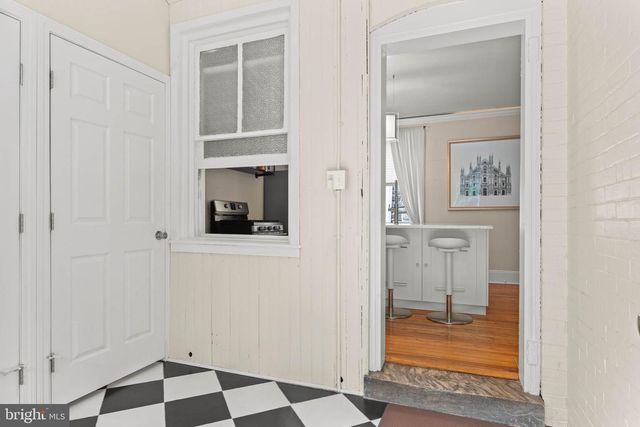 1106 COUNTY LINE RD, Bryn Mawr, PA 19010