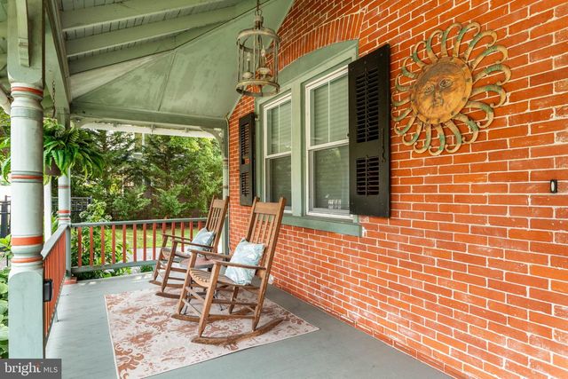 1106 COUNTY LINE RD, Bryn Mawr, PA 19010