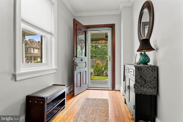 1106 COUNTY LINE RD, Bryn Mawr, PA 19010