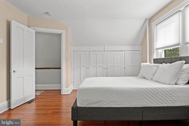 1106 COUNTY LINE RD, Bryn Mawr, PA 19010