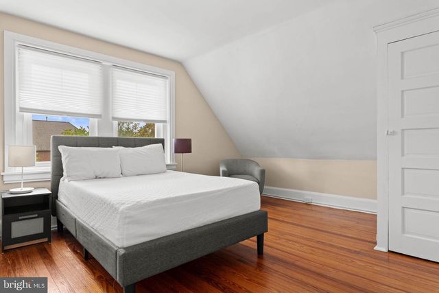 1106 COUNTY LINE RD, Bryn Mawr, PA 19010