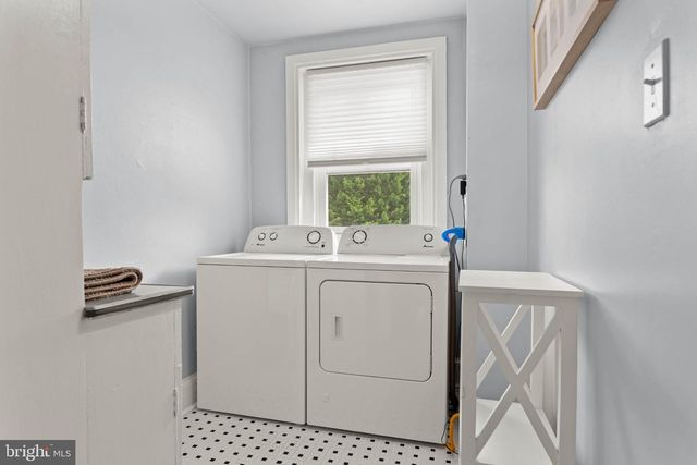 1106 COUNTY LINE RD, Bryn Mawr, PA 19010