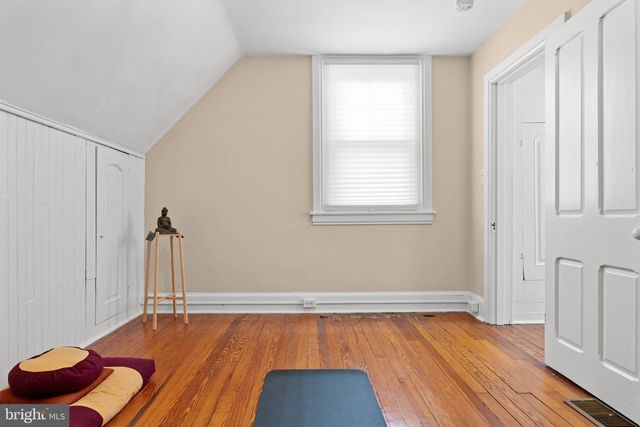 1106 COUNTY LINE RD, Bryn Mawr, PA 19010