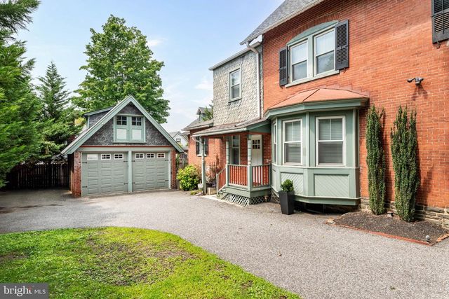 1106 COUNTY LINE RD, Bryn Mawr, PA 19010