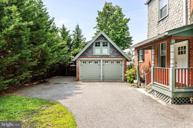 1106 COUNTY LINE RD, Bryn Mawr, PA 19010
