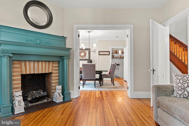1106 COUNTY LINE RD, Bryn Mawr, PA 19010