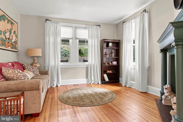 1106 COUNTY LINE RD, Bryn Mawr, PA 19010