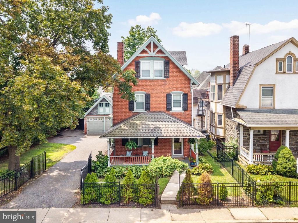 1106 COUNTY LINE RD, Bryn Mawr, PA 19010