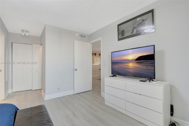 10145 Sunrise Lakes Blvd 403, Sunrise, FL 33322