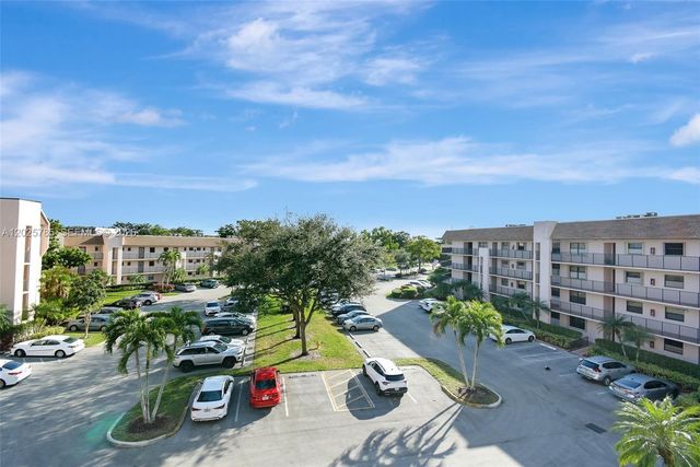 10145 Sunrise Lakes Blvd 403, Sunrise, FL 33322