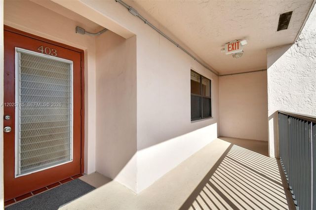 10145 Sunrise Lakes Blvd 403, Sunrise, FL 33322