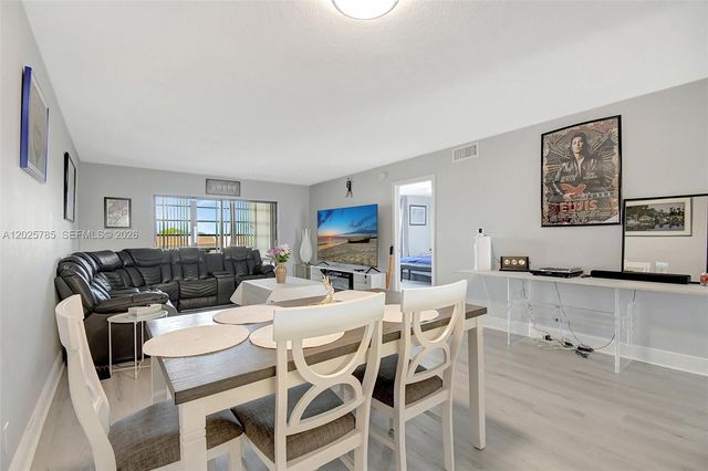10145 Sunrise Lakes Blvd 403, Sunrise, FL 33322