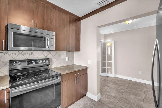 2537 SW 15th St, Miami, FL 33145